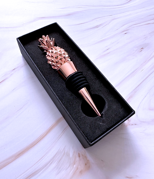 Clinq pineapple bottle stopper